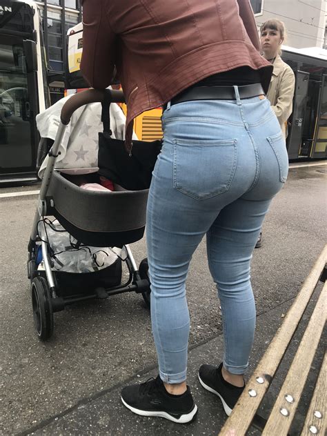 Mom‘s Ass | Scrolller