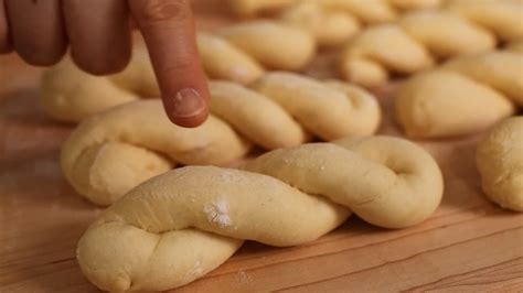 Закрученные корейские пончики: сведут с ума каждого, кто их пробует