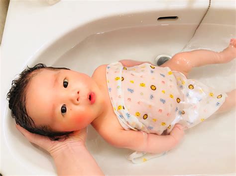 新生児期の赤ちゃんのお風呂の入れ方、時間、グッズ｜ずぼらワーママのゆるく楽しい子育て・育児ブログ | がんばらない私時間