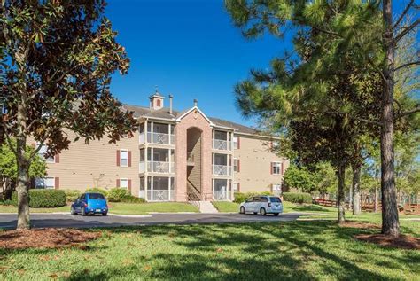 The Paddock Club Apartments Gainesville - Swamp Rentals