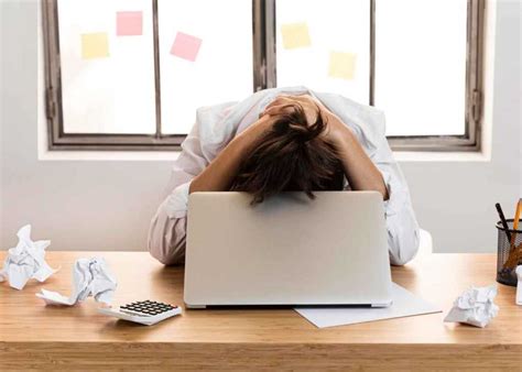 7 Burnout Symptoms To Look Out For (And How To Prevent It!), According ...
