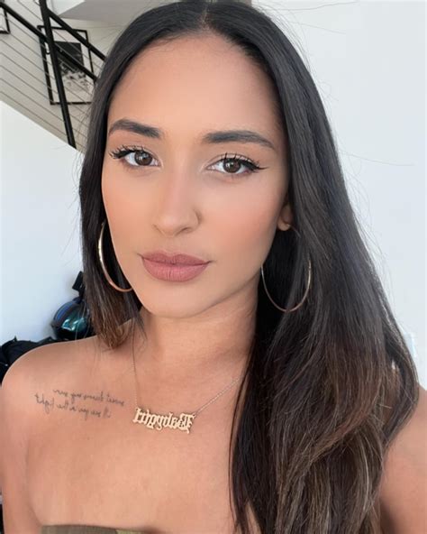 Carly Yashira - It’s a great day to be great | Facebook