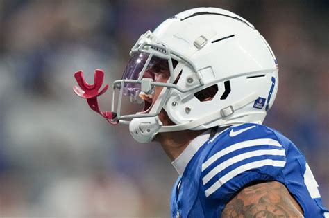 Carmel resident tries to elude mosquitoes on 'Naked and Afraid'