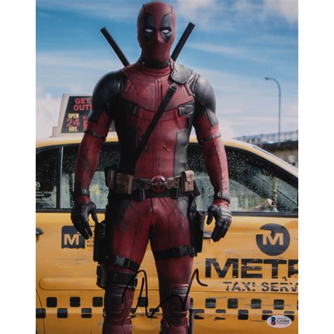 Ryan Reynolds Signed "Deadpool" 11x14 Photo (Beckett COA) | Pristine ...