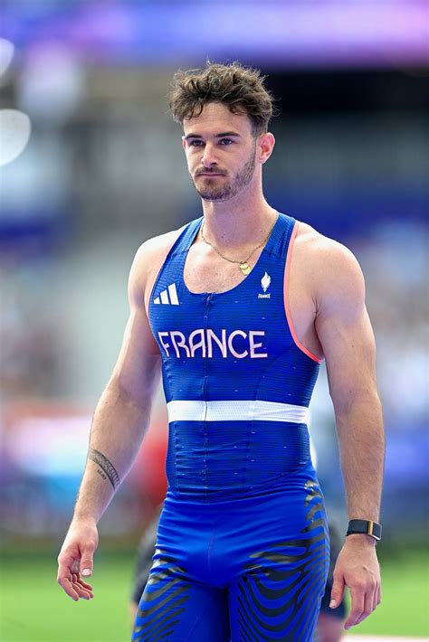 5 Things to Know About Viral Bulge Pole Vaulter Anthony Ammirati | Us