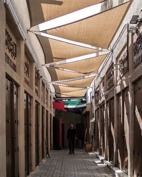 Dubai Spice Souk - Shopping at Deira Spice Souk | Dubai shopping, Visit