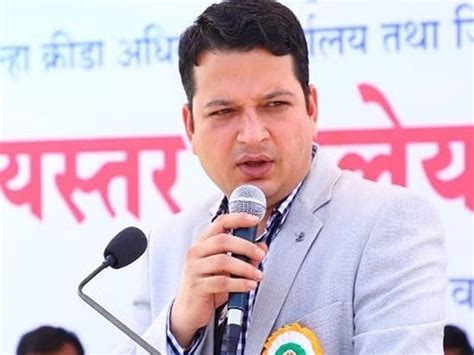 Astik Kumar Pandey, Collector of Aurangabad, transfers of 20 Chartered ...