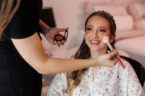 Jessica Hinça Makeup - Consulte disponibilidade e preços