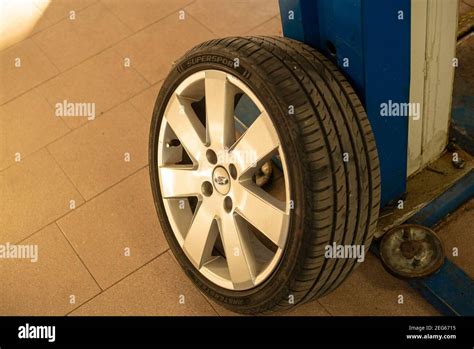 wheel   car   workshop stock photo alamy