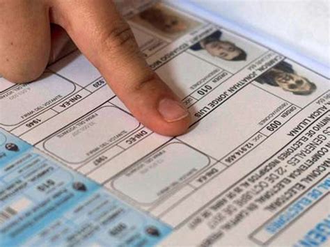 La mayoría de los bonaerenses cambia de escuela para votar por una