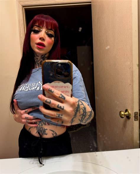 Alex (@gothcowgirllll) • Instagram photos and videos