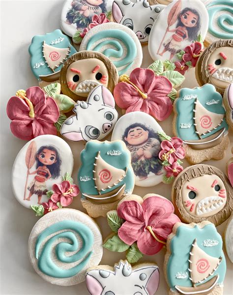 Veronica Miller | Moana cookies for some special visitors to our island