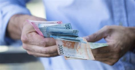 sueldos aumentaron   por ciento en  segun el ine diario