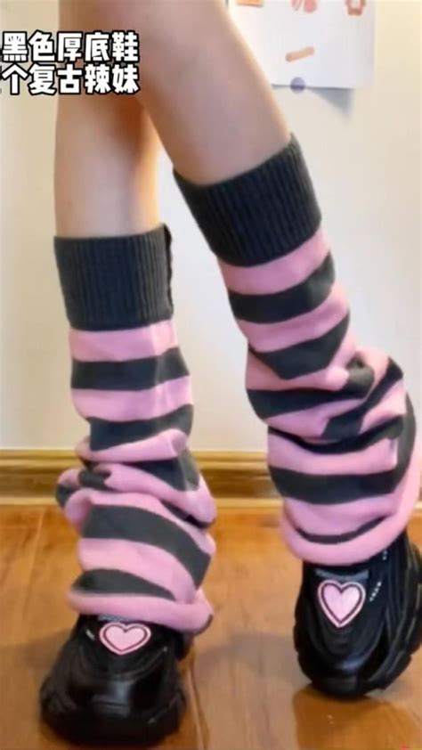Y2K fashion,y2k style,Y2K clothing,y2k culture ，leg warmers,socks ...