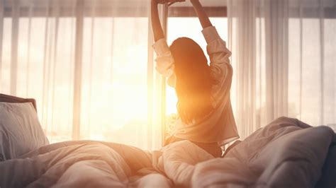 What's The 5 AM Club? How To Own Your Morning | Zella Life