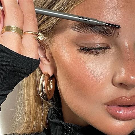 cejas rebeldes  trucos  mantenerlas bajo control sin fallar en