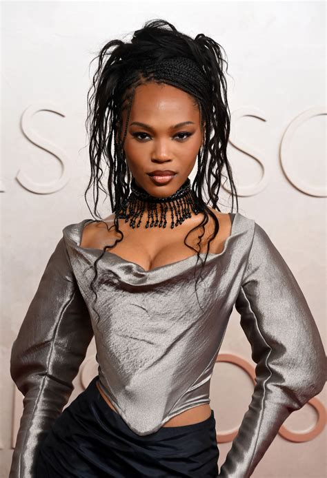 Quenlin Blackwell | The Academy Awards in 2025 | Celebrity look