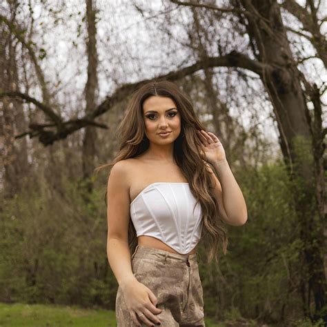 Nashville Recording Artist Kaylee Rose and friends at Crawdads on the