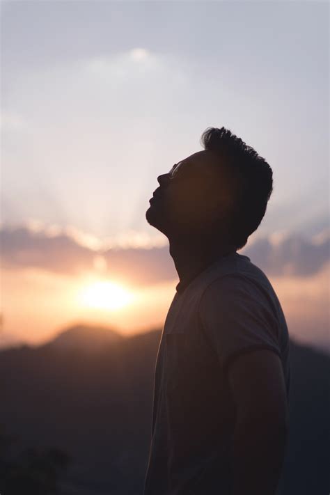 Homem Pensando Na Vida - Pôr Do Sol Homem Pensando - Foto gratuita no Pixabay - Pixabay