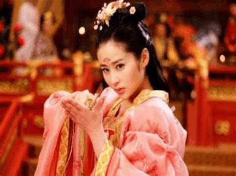 荒淫公主,两任丈夫还不满足,还和四个男人苟且行事!皇帝:忍无可忍