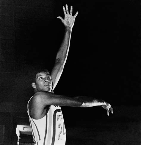 Jim Davis Action Portrait | National Basketball Retired Players Association