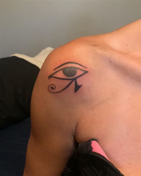 Jess Emotionless (@emotionless.tattoos) • Instagram photos and videos