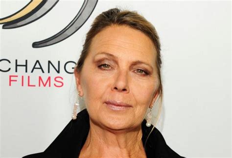 Brenda Bakke Bra Size & Body Measurements - Actress Body & Bra Size