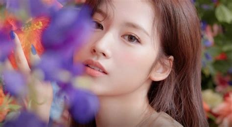 Idol Kpop nước ngoài nào đang vượt qua các thần tượng Hàn Quốc bản địa ...