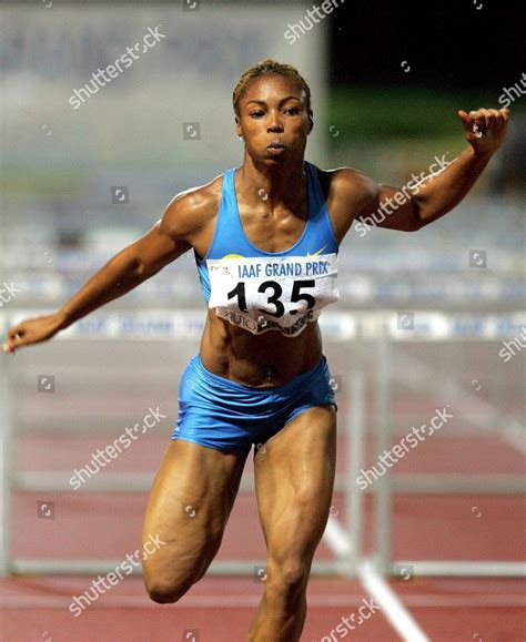 Anjanette Kirkland Usa Crosses Finishing Line Editorial Stock Photo