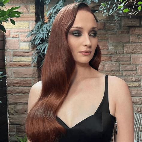 Brown dark red hair color trends are taking over salons 27