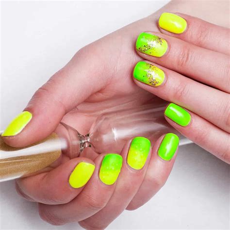 23 Stunning Yellow and Green Nails To Try