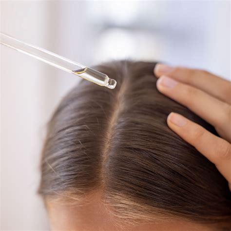 The Best Lotion for Menopausal Dry Skin, According to Experts | Glamour