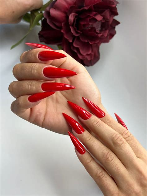 Красные длинные ногти | Красивые ногти, Длинные ногти, Ногти