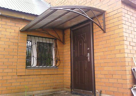 Навесы и козырьки над крыльцом дома