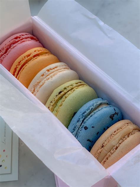 Pin by alina on wedding | Macaroons, Macarons, Aesthetic food