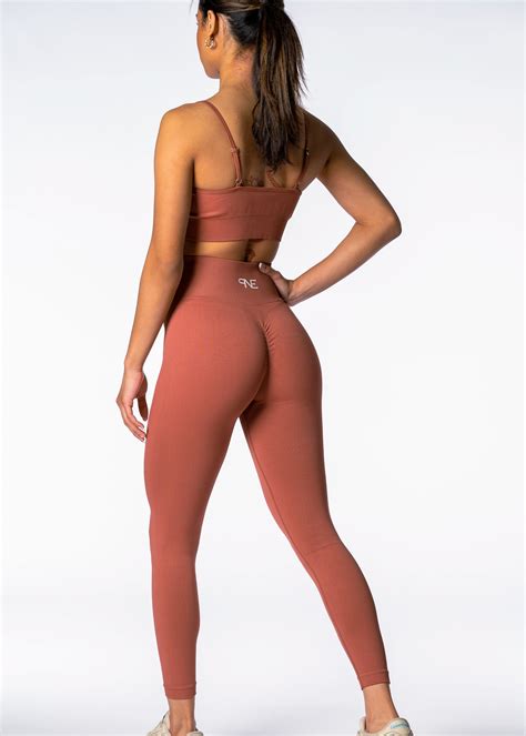 THE NEW ERA PERFORMANCE LEGGINGS IN SANDSTONE ORANGE – Physiques New Era