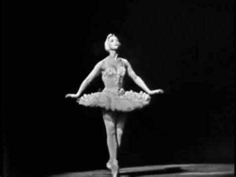 Майя Плисецкая Умирающий лебедь - YouTube