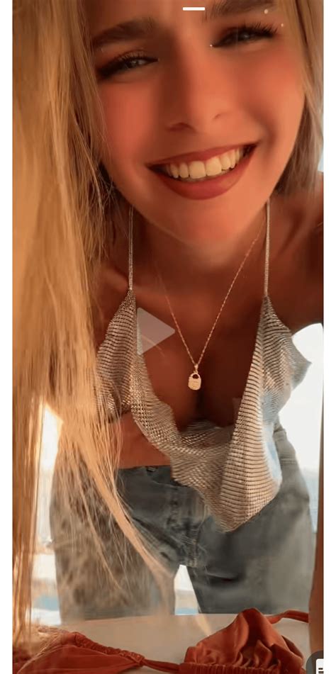 Lies Zhara 🍉🍉🍉🍉 : r/CelebsNL