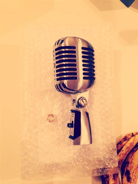 Shure 55 Microphone - Vintage Sound for Live Shows and Recordings