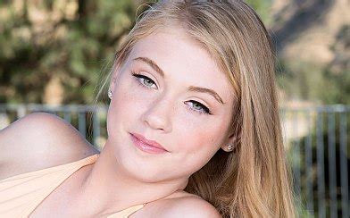 Naughty Mag - Hannah Hays Photo Gallery