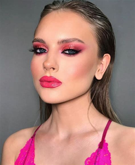 Pin by Lolita Donets on Макияж | Fashion makeup, Glowing makeup, Glam ...