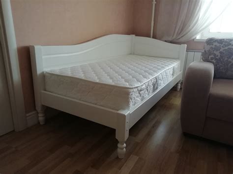 Кровать из массива дерева «Нева» с двумя спинками | Мир Матрасов