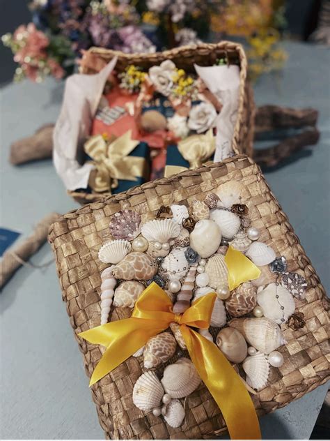 Custom Gift Hampers to Elevate Your Gifting Experience