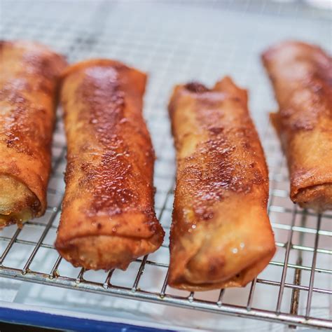 Turon - Banana Lumpia - Filipino Banana Spring Rolls