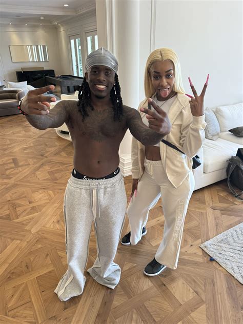 Pinkydoll - Pinkydoll updated their cover photo.