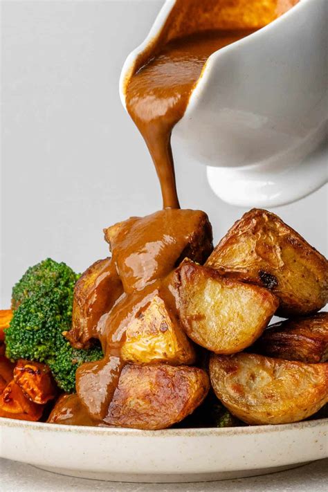 Vegan Gravy (Super Recipe) - Cooking With Ayeh