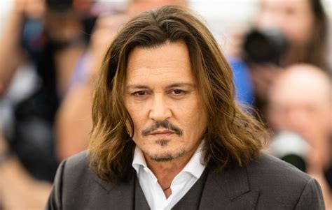 Johnny Depp’s “rotting” teeth steal limelight at Cannes Film Festival