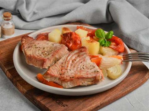 Филе тунца в духовке с овощами — рецепт с фото пошагово
