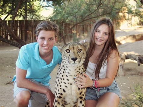 Cango Wildlife Ranch | Croc Cage Diving Tours | Crocodile Experience ...