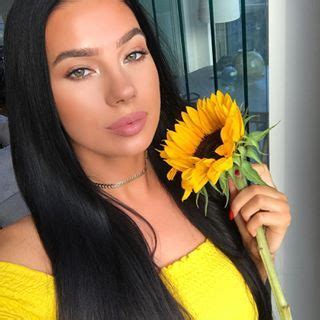 KLAUDIA BADURA on Instagram: “🌻” | Claudia dress, Fashion, Women